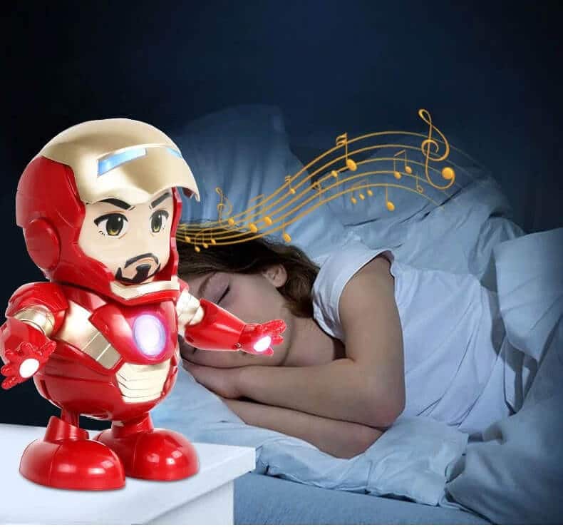 בובת איירון מן רוקדת