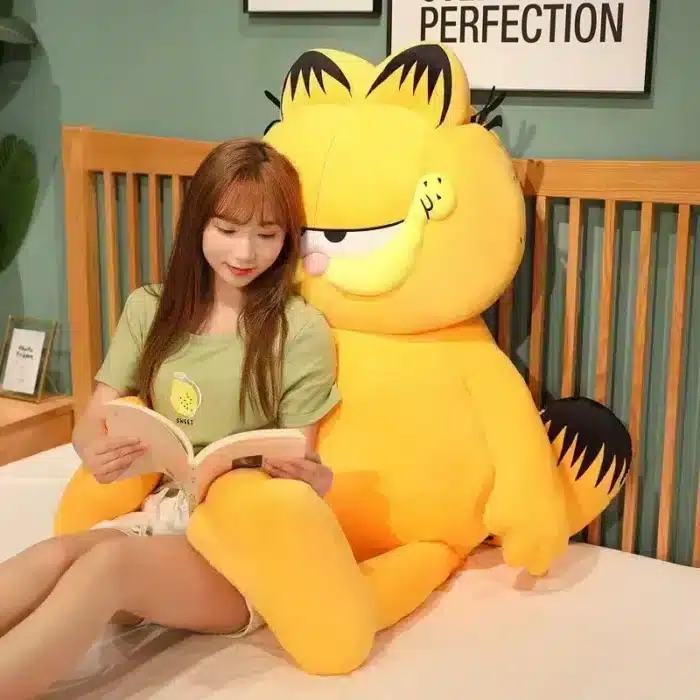 Poupée Géante Garfield en Peluche