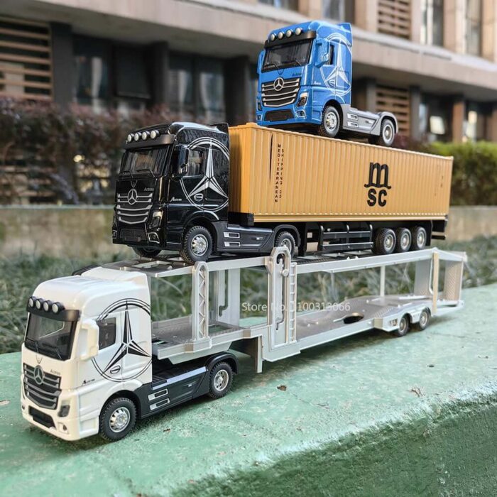 1:50 Scale Truck Model Toy With Sound and Lights