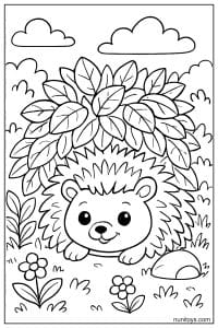 דף צביעה של קיפוד מציץ מתחת לשיח עלים בגן